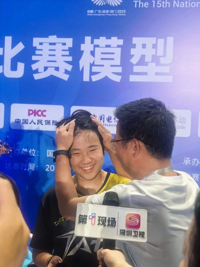 小白以近乎完美的表現(xiàn)奪得金牌